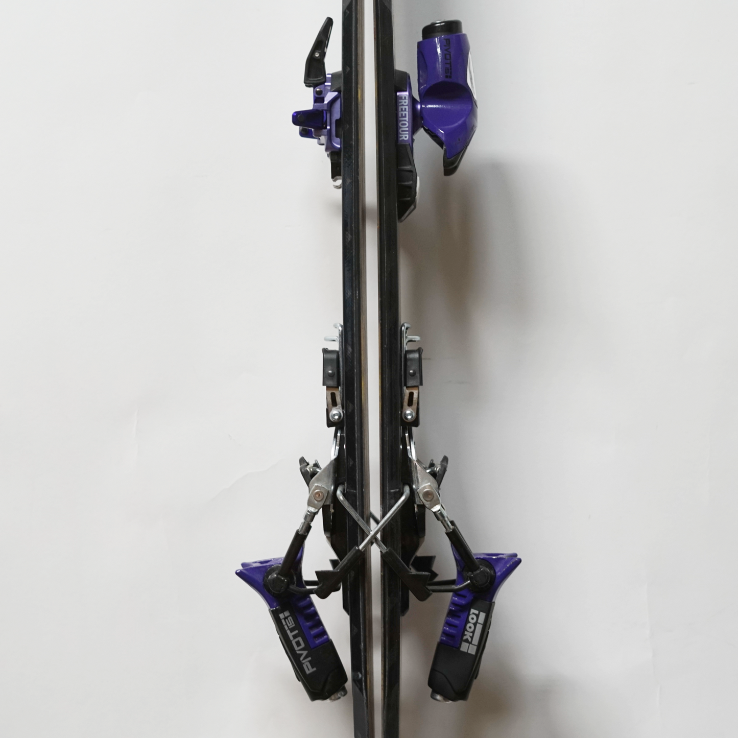 Movement Alp Tracks 106 w/ Pivot Cast Hybrid System