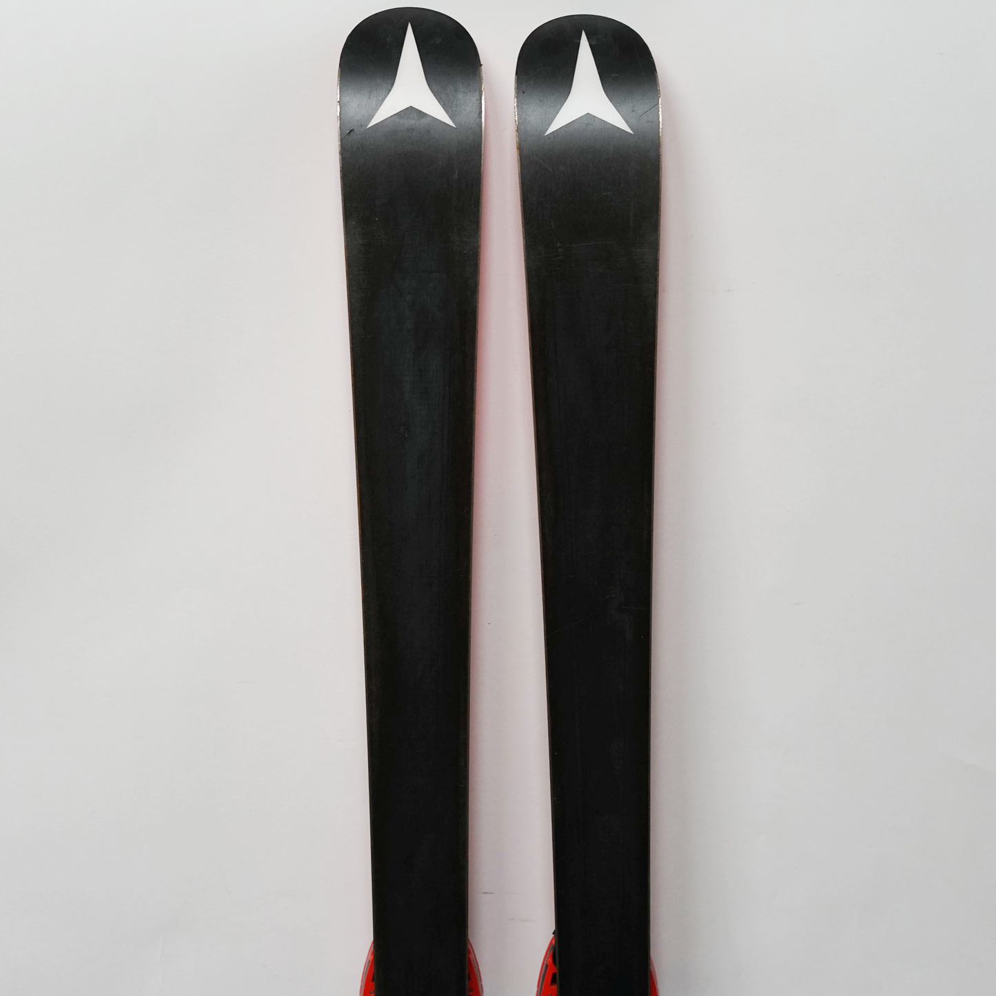 Atomic Redster G9 Junior Race Skis w/ Atomic Icon 10 Bindings
