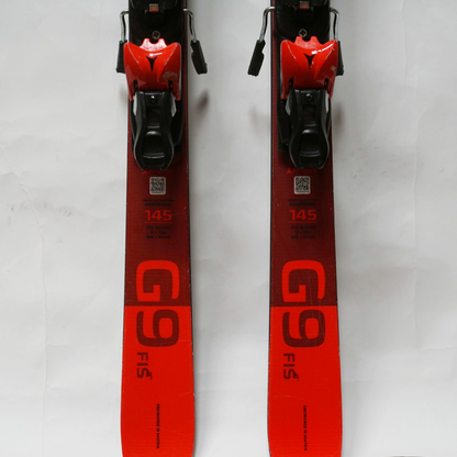Atomic Redster G9 Junior Race Skis w/ Atomic Icon 10 Bindings