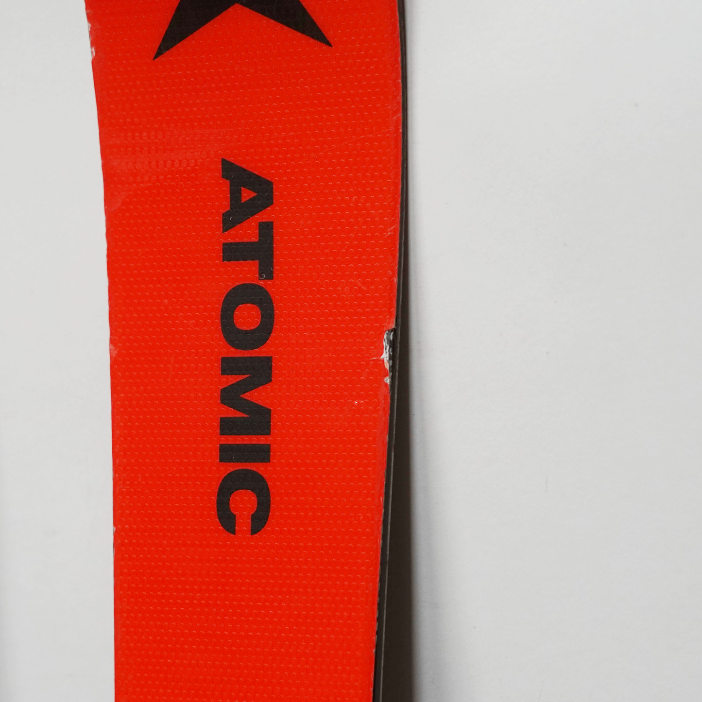 Atomic Redster G9 Junior Race Skis w/ Atomic Icon 10 Bindings