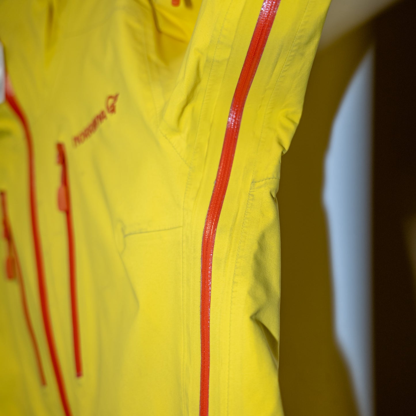 Norrona Lofoten Shell - Women's (S)