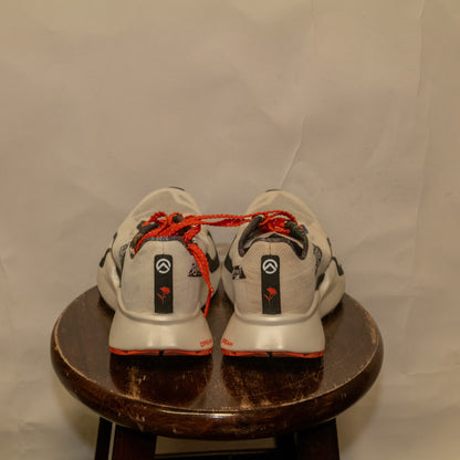 The North Face Vectiv Pro 3- Women's (6.5)