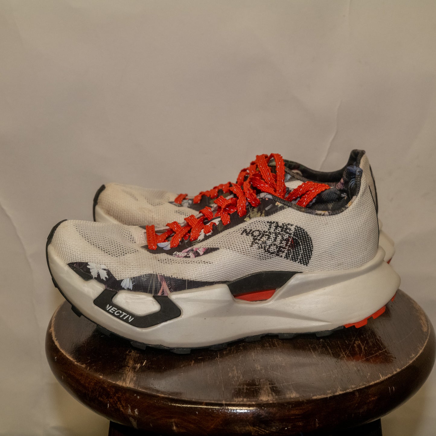 The North Face Vectiv Pro 3- Women's (6.5)
