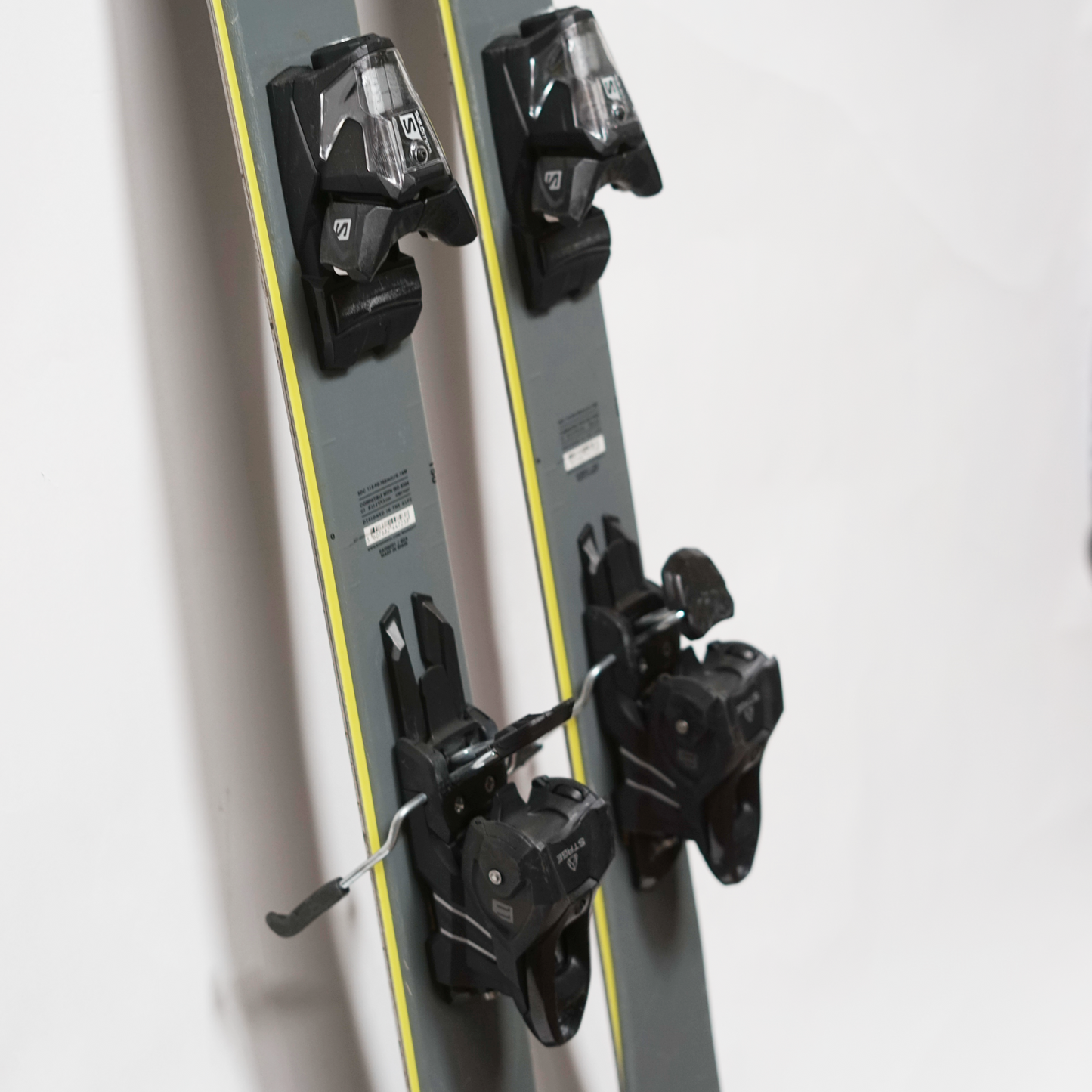 Rossignol Smash 7 Skis w/ Salomon Stage 11 Bindings