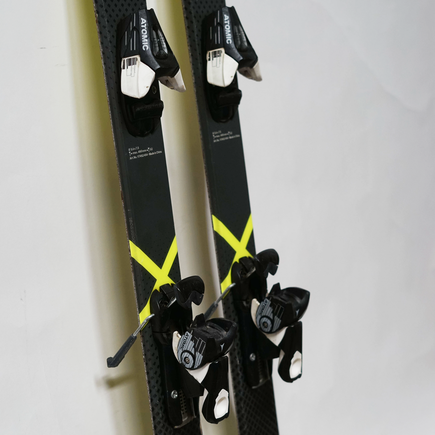Volkl Revolt Jr Skis w/ Atomic C5 Bindings